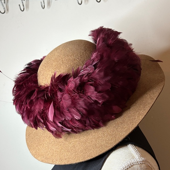 Vintage Elegant Burgundy Feathered Necklace or hat wrap - Picture 7 of 8